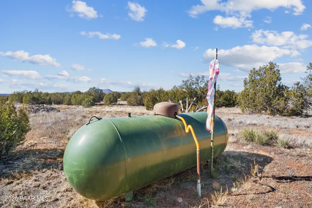 $275,000 | 38236 West Howling Coyote Road, Seligman, AZ 86337