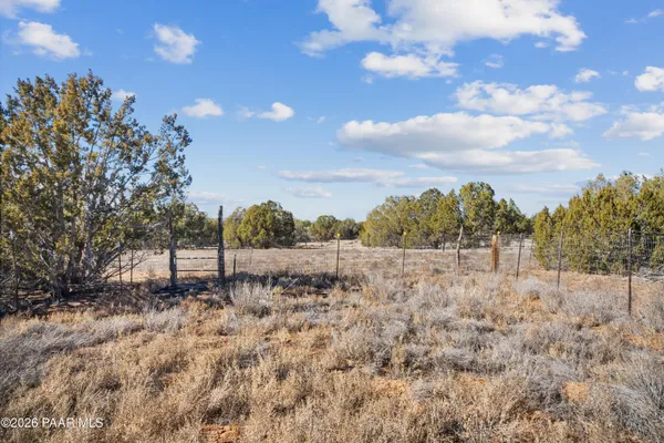 $269,900 | 38236 West Howling Coyote Road, Seligman, AZ 86337