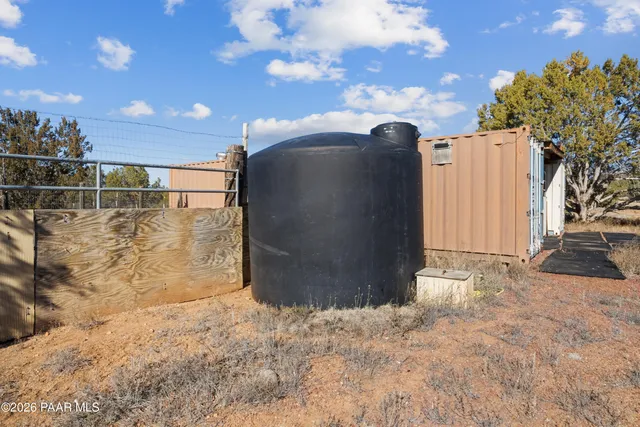 $275,000 | 38236 West Howling Coyote Road, Seligman, AZ 86337