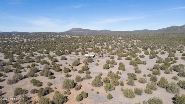 $275,000 | 38236 West Howling Coyote Road, Seligman, AZ 86337