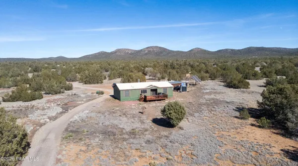 $269,900 | 38236 West Howling Coyote Road, Seligman, AZ 86337