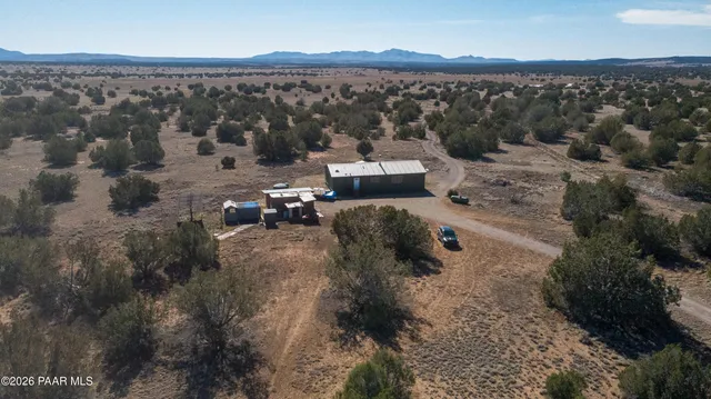 $275,000 | 38236 West Howling Coyote Road, Seligman, AZ 86337