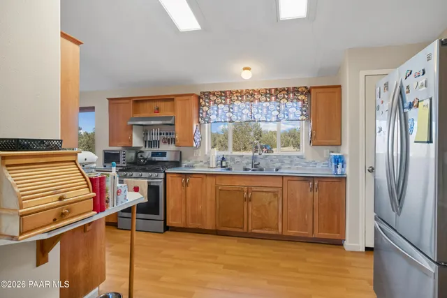 $275,000 | 38236 West Howling Coyote Road, Seligman, AZ 86337