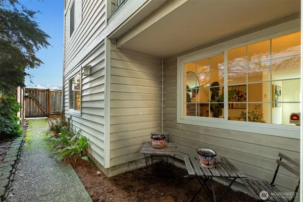$460,000 | 633 Northwest 85th Street, Unit 101, Seattle, WA 98117