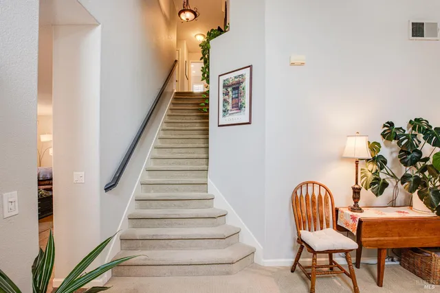 $1,389,000 | 246 Edinburgh Lane, Petaluma, CA 94952