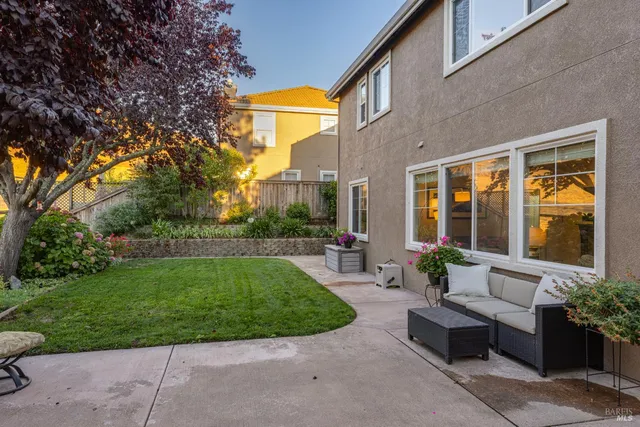 $1,389,000 | 246 Edinburgh Lane, Petaluma, CA 94952