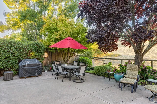 $1,389,000 | 246 Edinburgh Lane, Petaluma, CA 94952