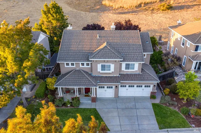 $1,389,000 | 246 Edinburgh Lane, Petaluma, CA 94952