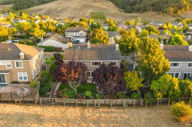$1,389,000 | 246 Edinburgh Lane, Petaluma, CA 94952