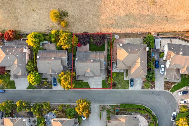 $1,389,000 | 246 Edinburgh Lane, Petaluma, CA 94952