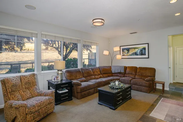 $1,389,000 | 246 Edinburgh Lane, Petaluma, CA 94952