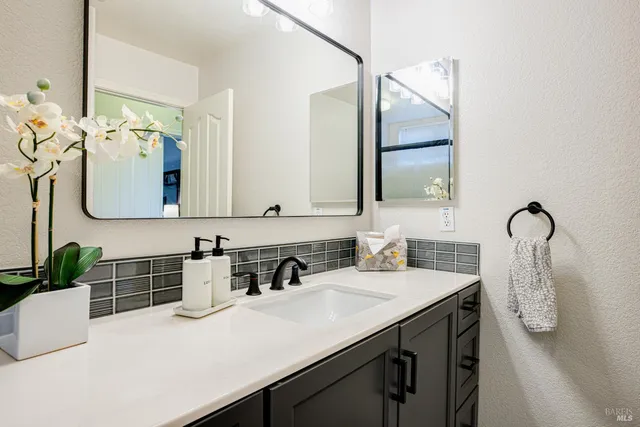 $1,389,000 | 246 Edinburgh Lane, Petaluma, CA 94952