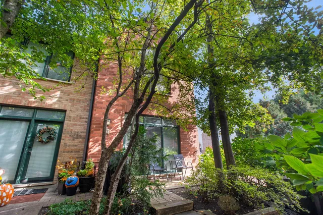 $950,000 | 2743 North Wolcott Avenue, Unit 37, Chicago, IL 60614