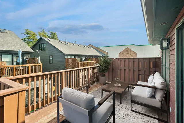 $950,000 | 2743 North Wolcott Avenue, Unit 37, Chicago, IL 60614