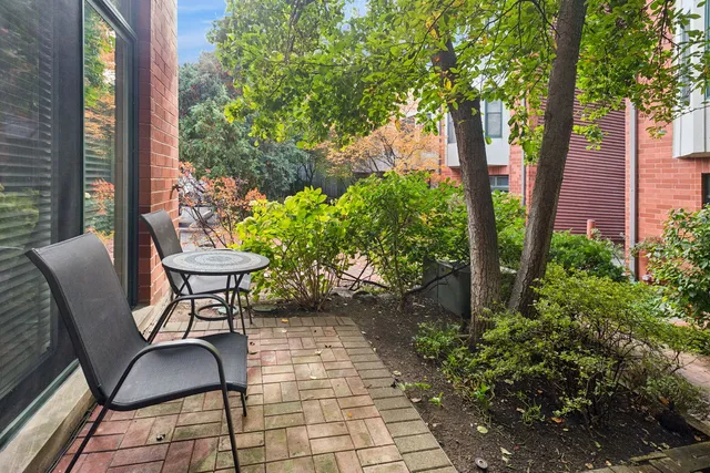 $950,000 | 2743 North Wolcott Avenue, Unit 37, Chicago, IL 60614