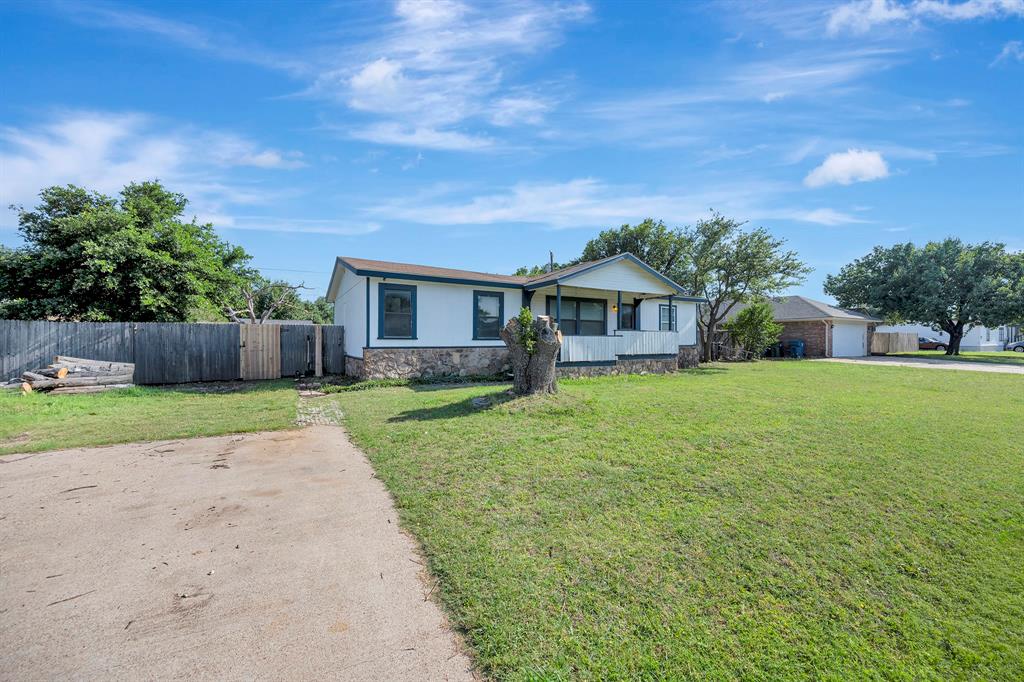 305 Branson Road Roanoke, TX 76262 - Photo 3 of 21