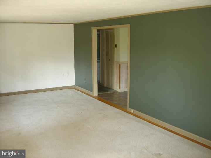 174 Paschall Mill Road West Grove, PA 19390 - Photo 4 of 24 Living Room