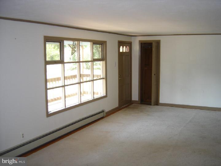 174 Paschall Mill Road West Grove, PA 19390 - Photo 5 of 24 Living Room