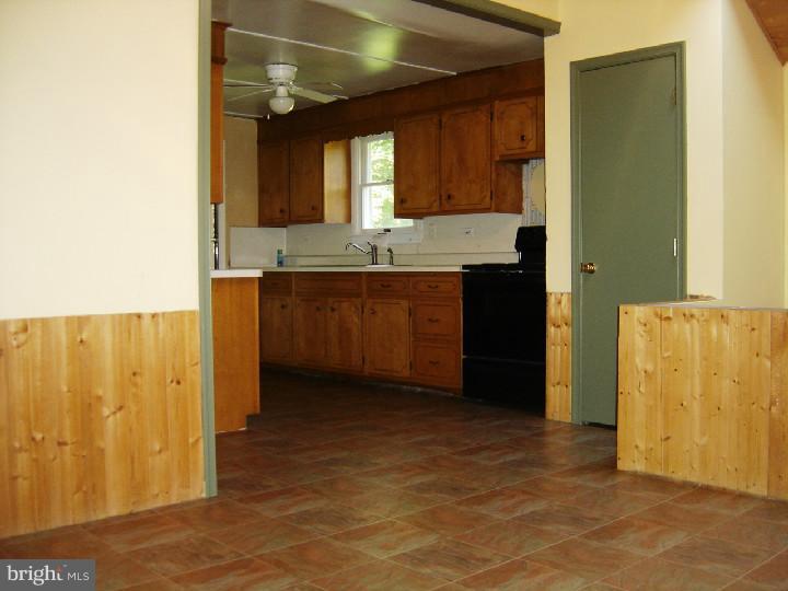 174 Paschall Mill Road West Grove, PA 19390 - Photo 8 of 24 Kitchen