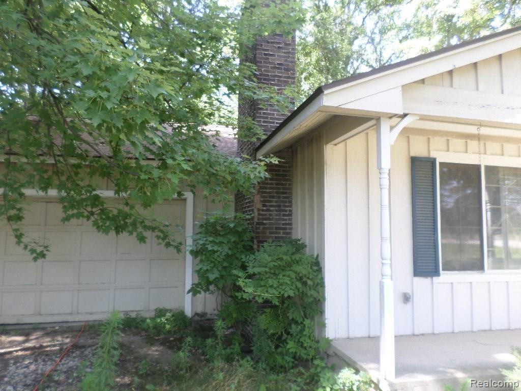 5100 Belsay Road Grand Blanc, MI 48439 - Photo 14 of 15 SAM_4782.JPG