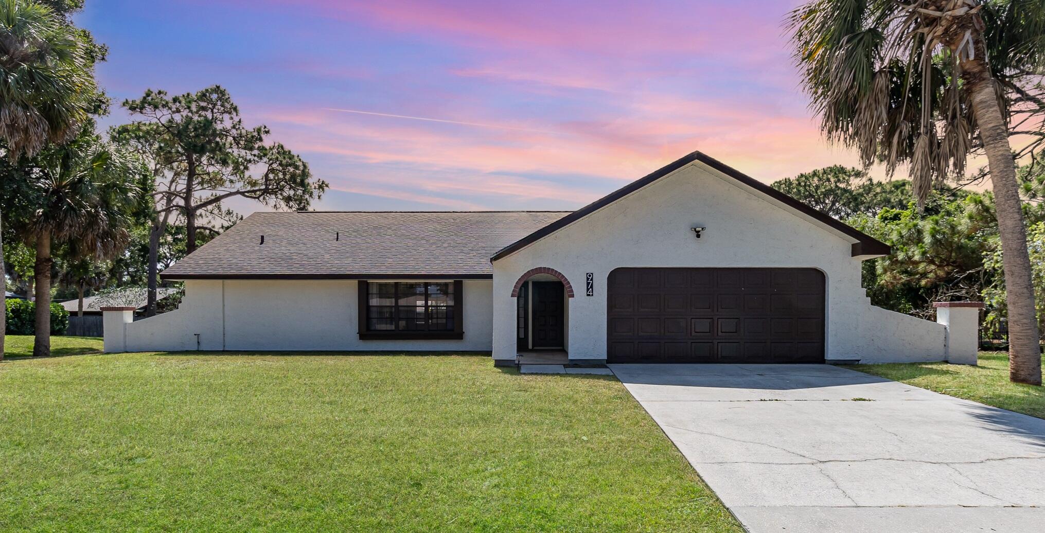 974 Pembroke Ave Northeast  