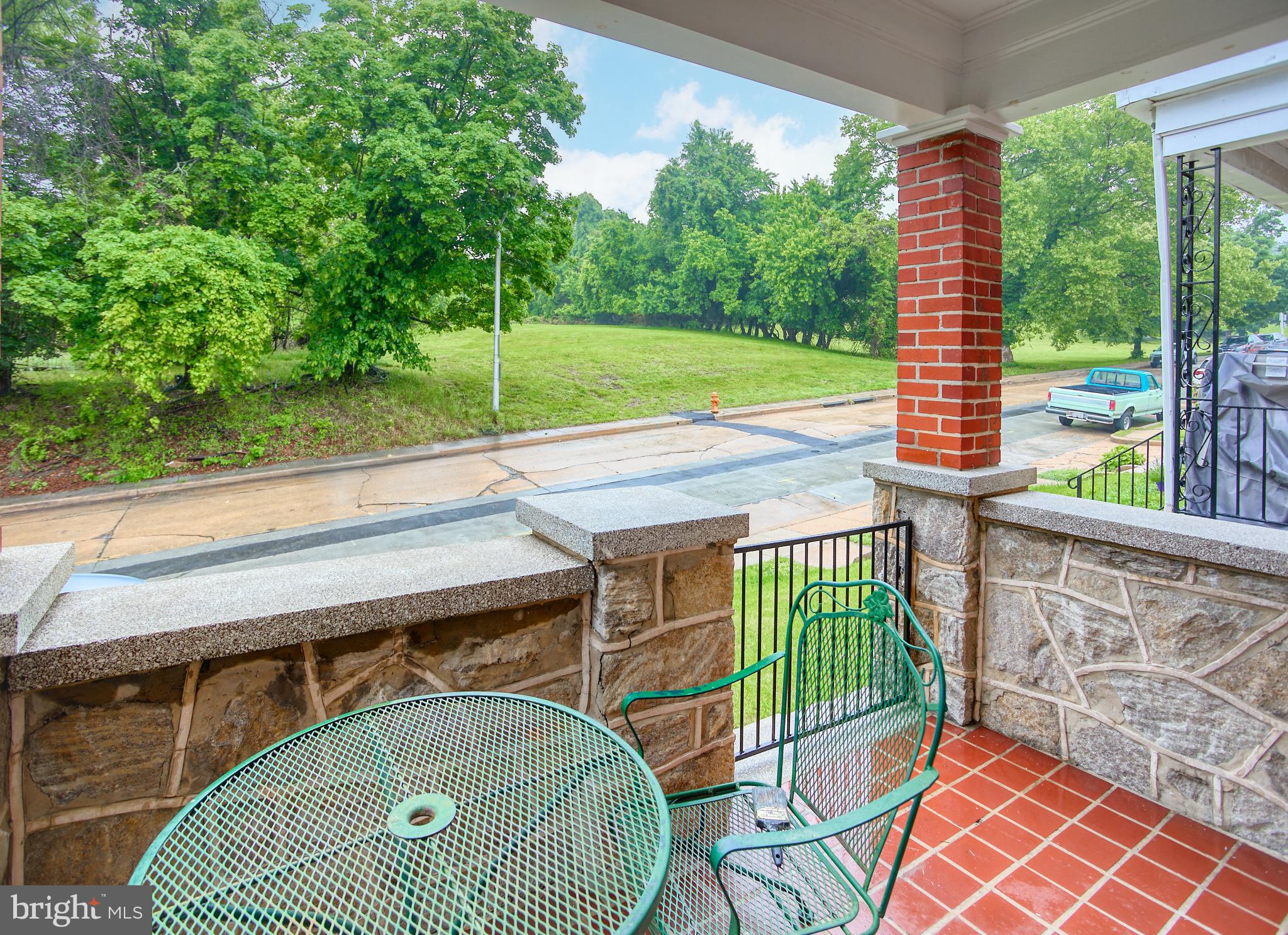 105 South Wickham Road Baltimore, MD 21229 - Photo 4 of 21 Porch