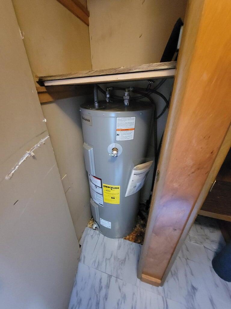 1295 Main Street Jay, ME 04239 - Photo 16 of 16 Inside 15