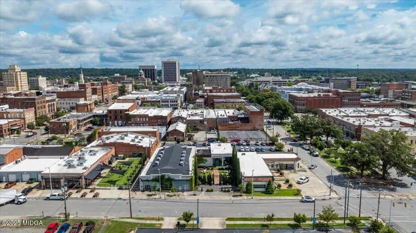 $640,000 | 598 3rd Street, Unit 3200, Macon, GA 31201