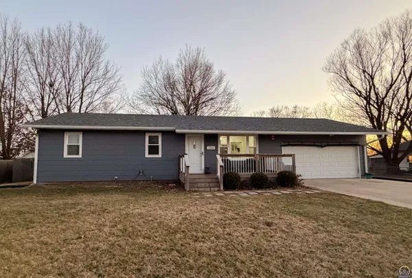 $189,900 | 106 Pine Street, Americus, KS 66835