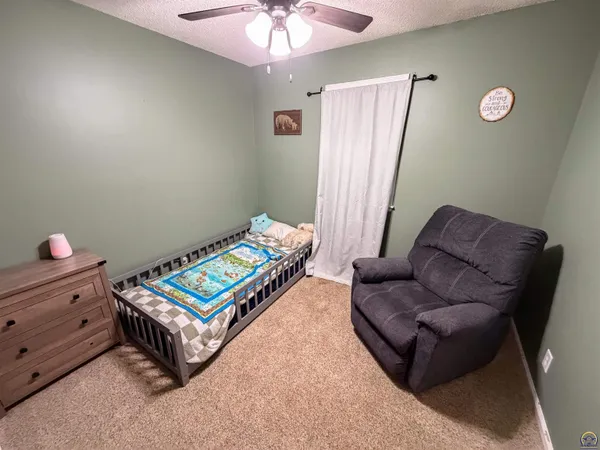 $189,900 | 106 Pine Street, Americus, KS 66835