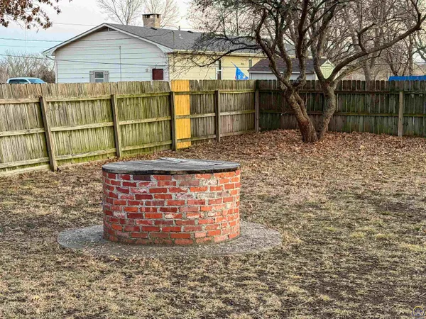 $189,900 | 106 Pine Street, Americus, KS 66835