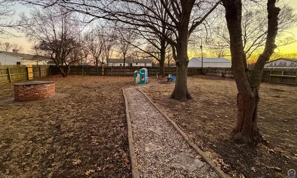 $189,900 | 106 Pine Street, Americus, KS 66835