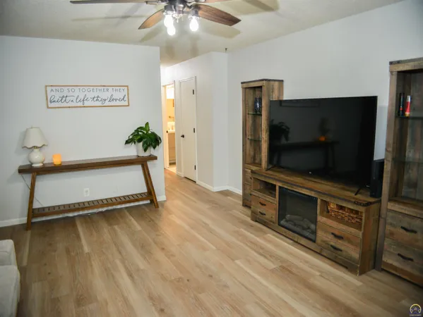 $189,900 | 106 Pine Street, Americus, KS 66835