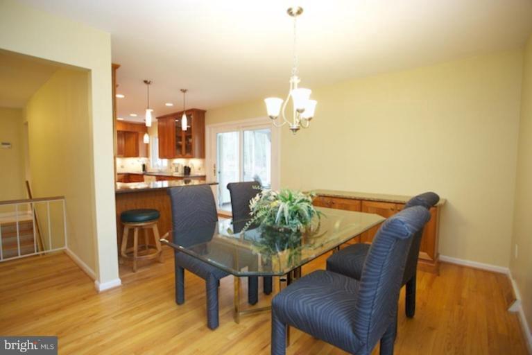 11510 Drop Forge Lane Reston, VA 20191 - Photo 3 of 24 Dining Room