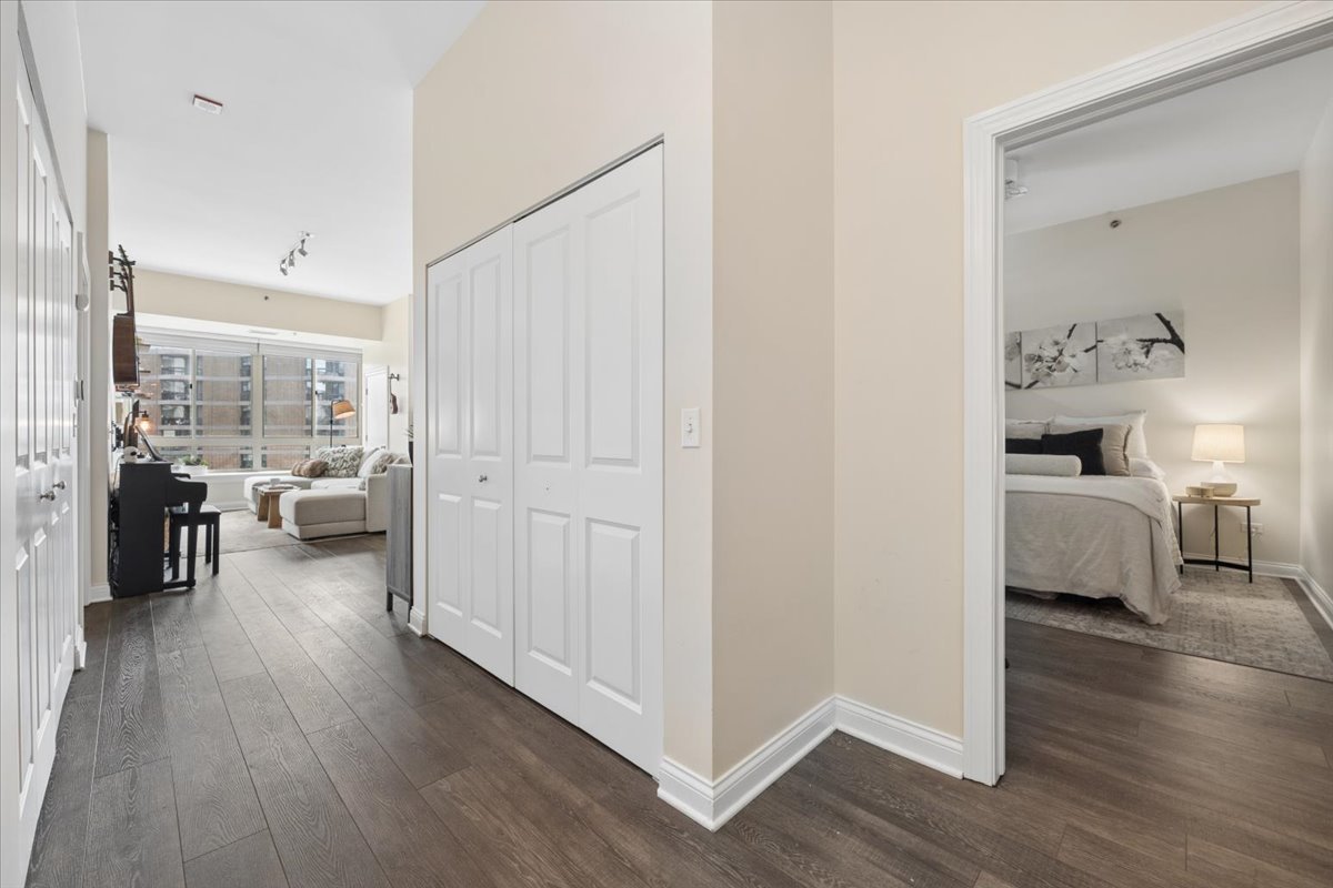 230 West Division Street, Unit 602 Chicago, IL 60610 - Photo 19 of 25