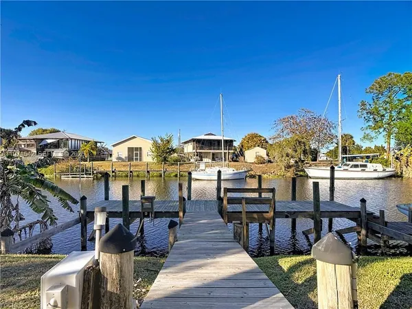 $325,000 | 1071 Schooner Lane, Moore Haven, FL 33471