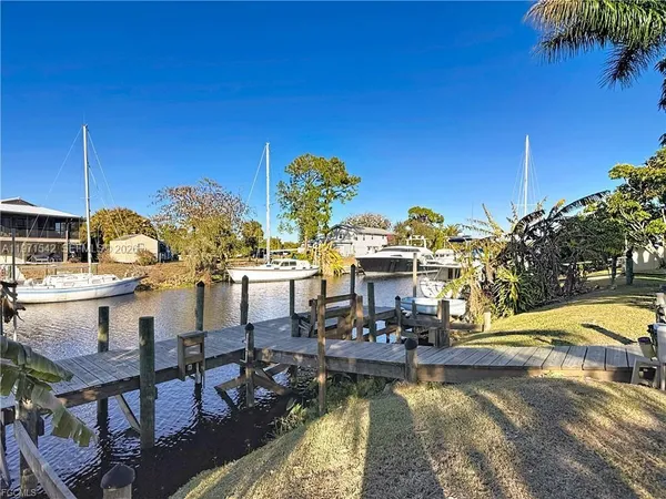 $325,000 | 1071 Schooner Lane, Moore Haven, FL 33471