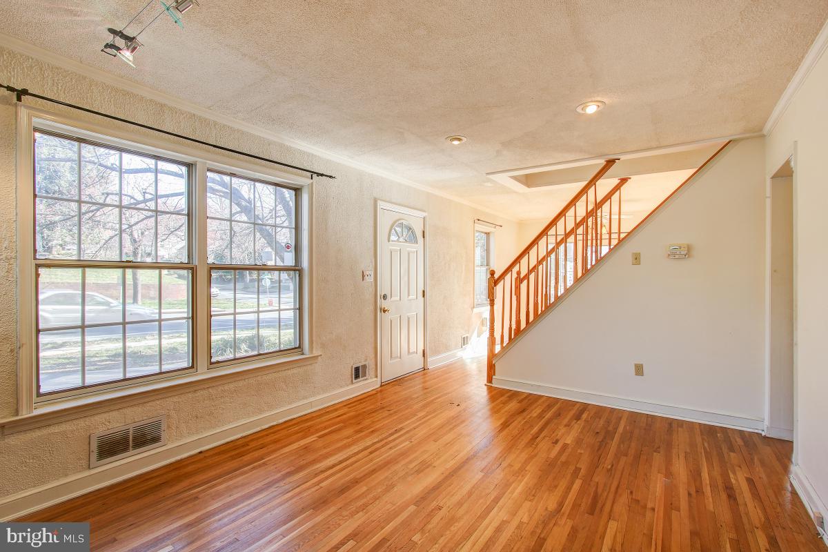 3322 Jones Bridge Road Chevy Chase, MD 20815 - Photo 3 of 30 Gallery Image 3