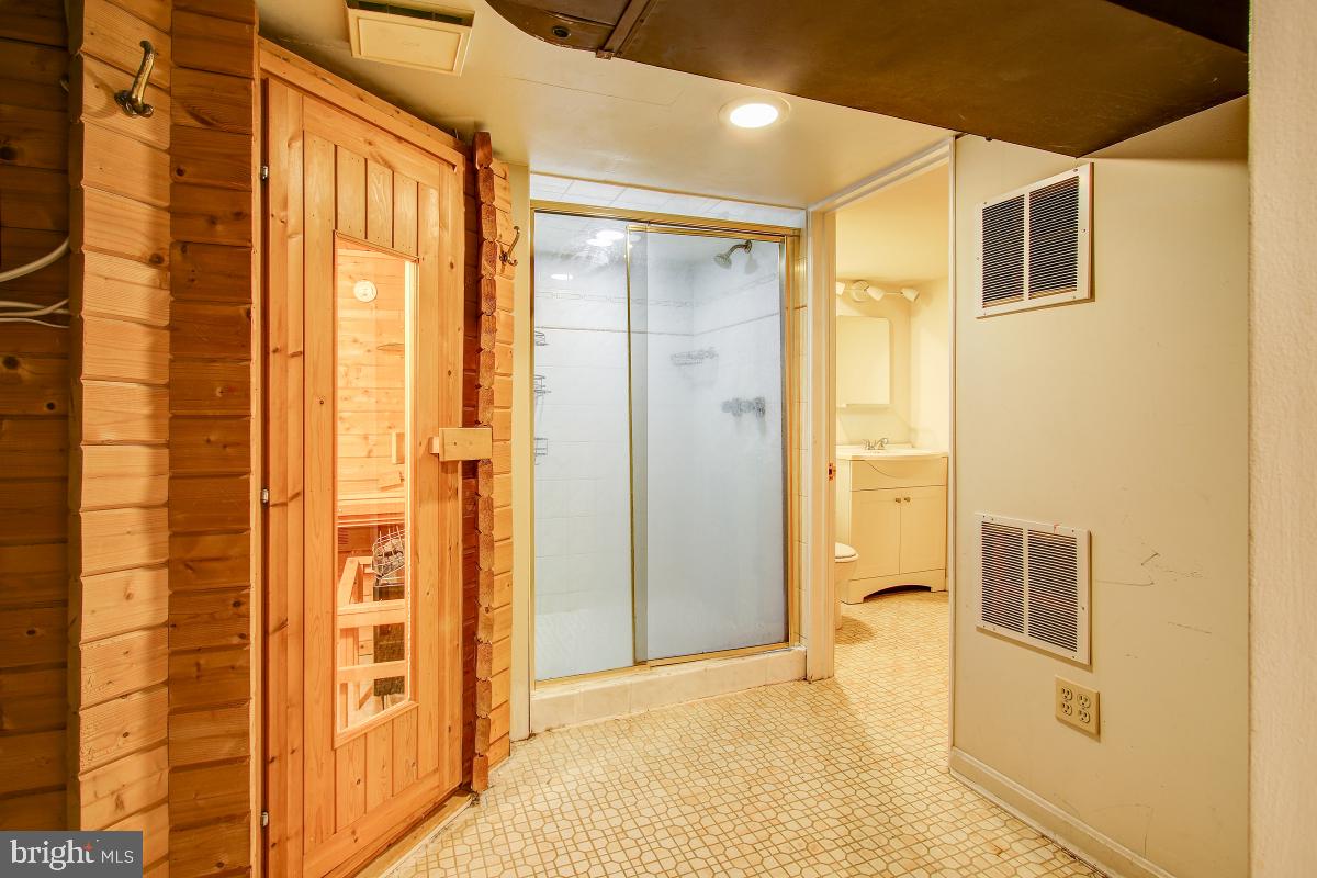 3322 Jones Bridge Road Chevy Chase, MD 20815 - Photo 25 of 30 Gallery Image 25