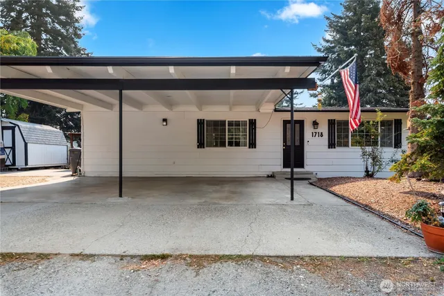 $489,000 | 1718 8th Street Northeast, East Wenatchee, WA 98802