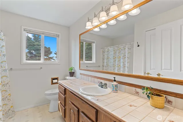 $489,000 | 1718 8th Street Northeast, East Wenatchee, WA 98802