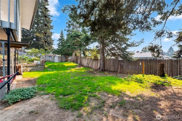 $489,000 | 1718 8th Street Northeast, East Wenatchee, WA 98802