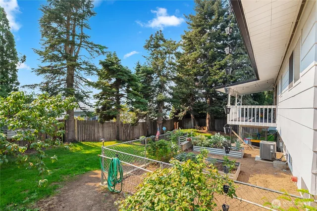 $489,000 | 1718 8th Street Northeast, East Wenatchee, WA 98802