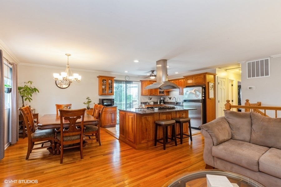 2S200 Valley Road Lombard, IL 60148 - Photo 4 of 26