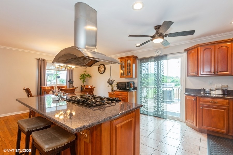2S200 Valley Road Lombard, IL 60148 - Photo 6 of 26