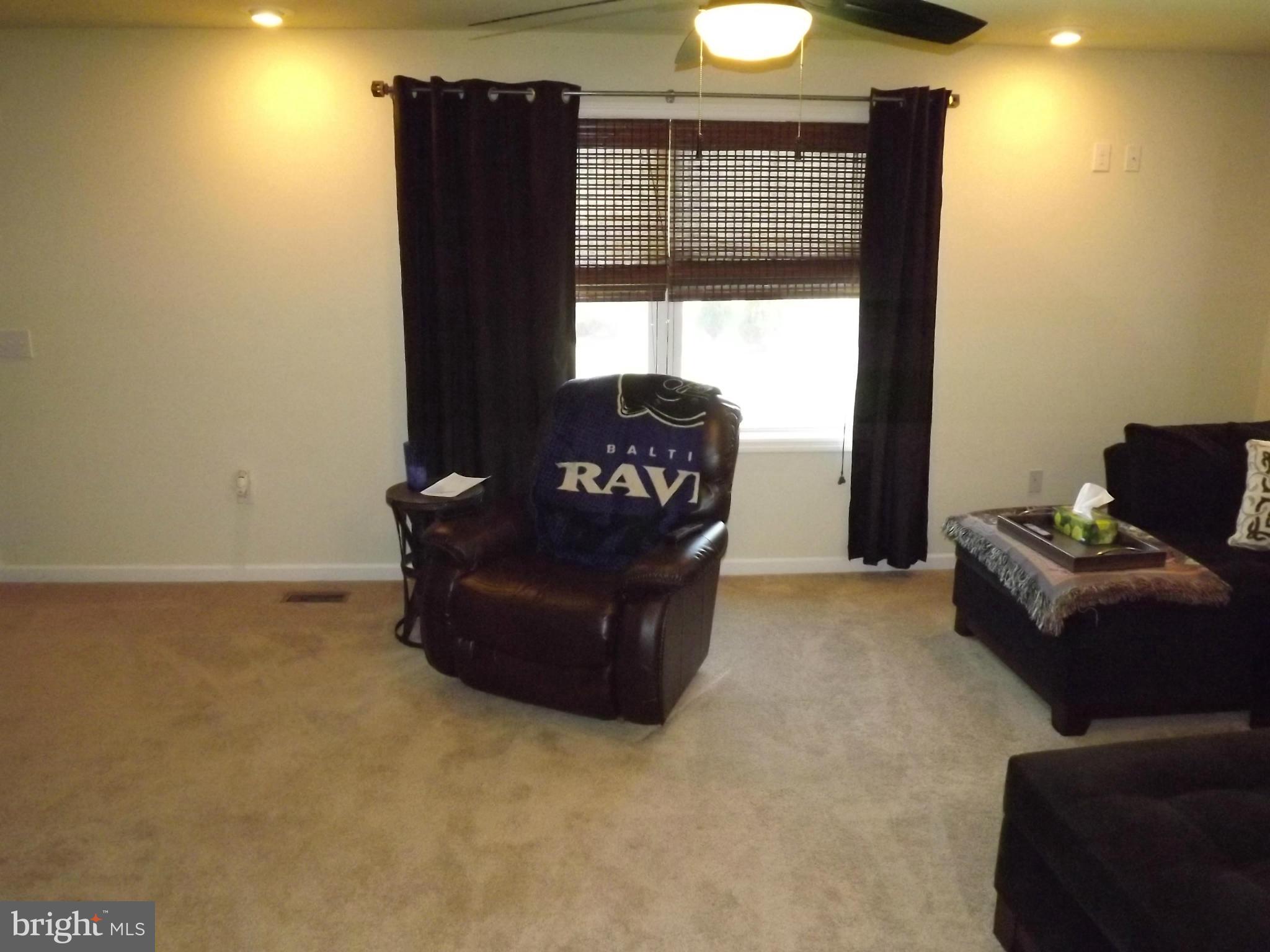 7834 Harle Road Pasadena, MD 21122 - Photo 14 of 24 Living Room