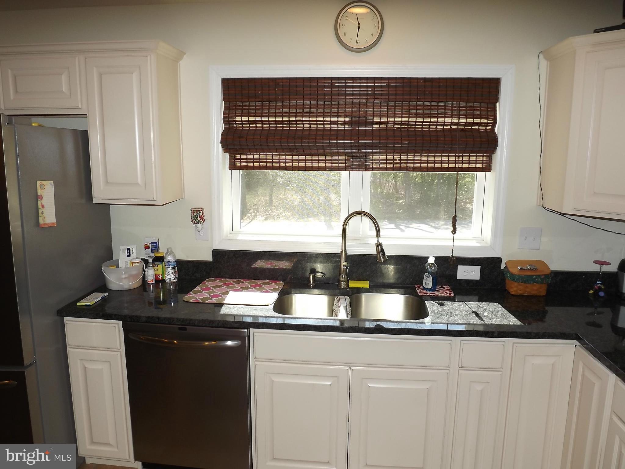 7834 Harle Road Pasadena, MD 21122 - Photo 9 of 24 Counter and Sink