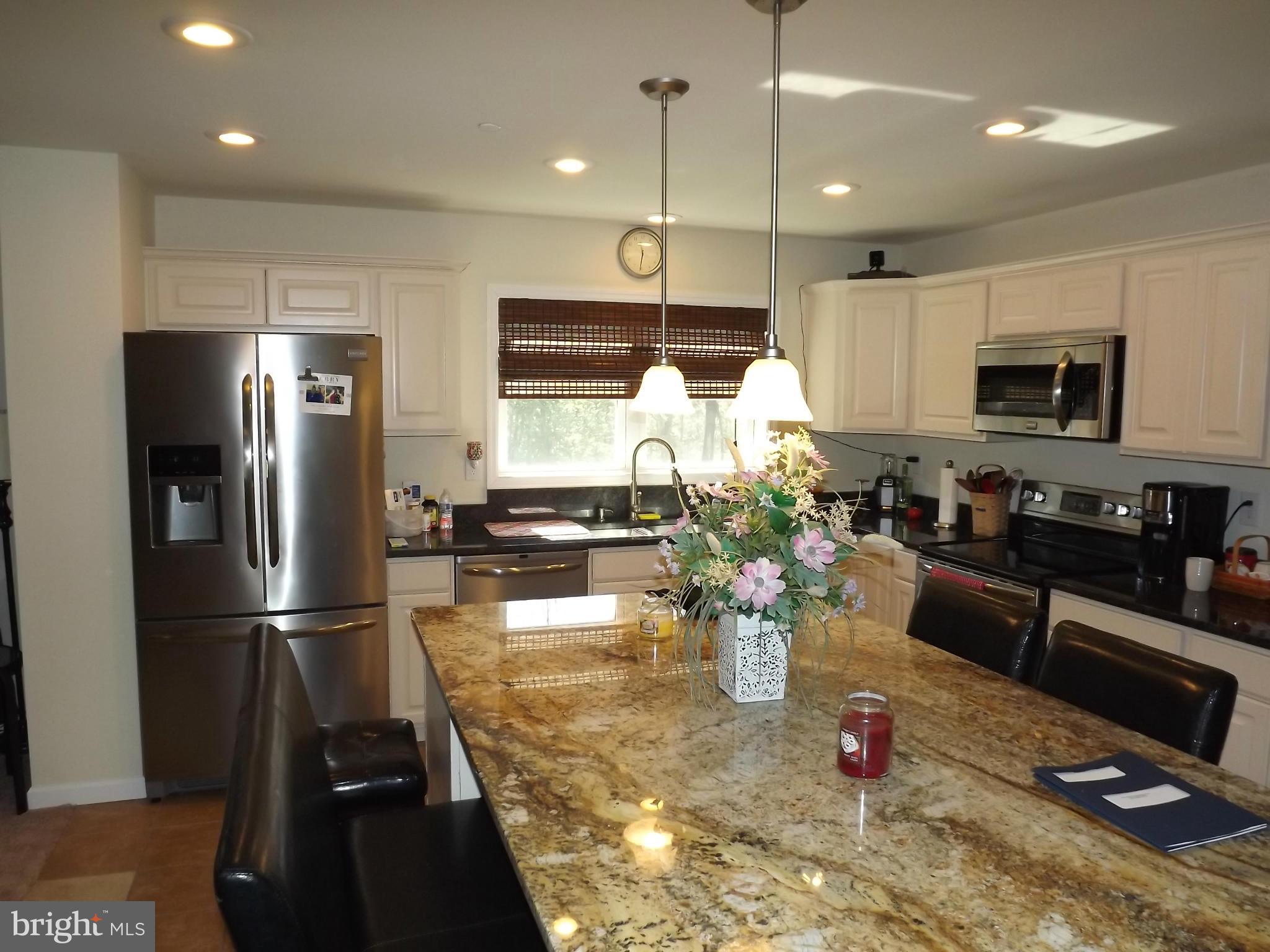 7834 Harle Road Pasadena, MD 21122 - Photo 10 of 24 Kitchen