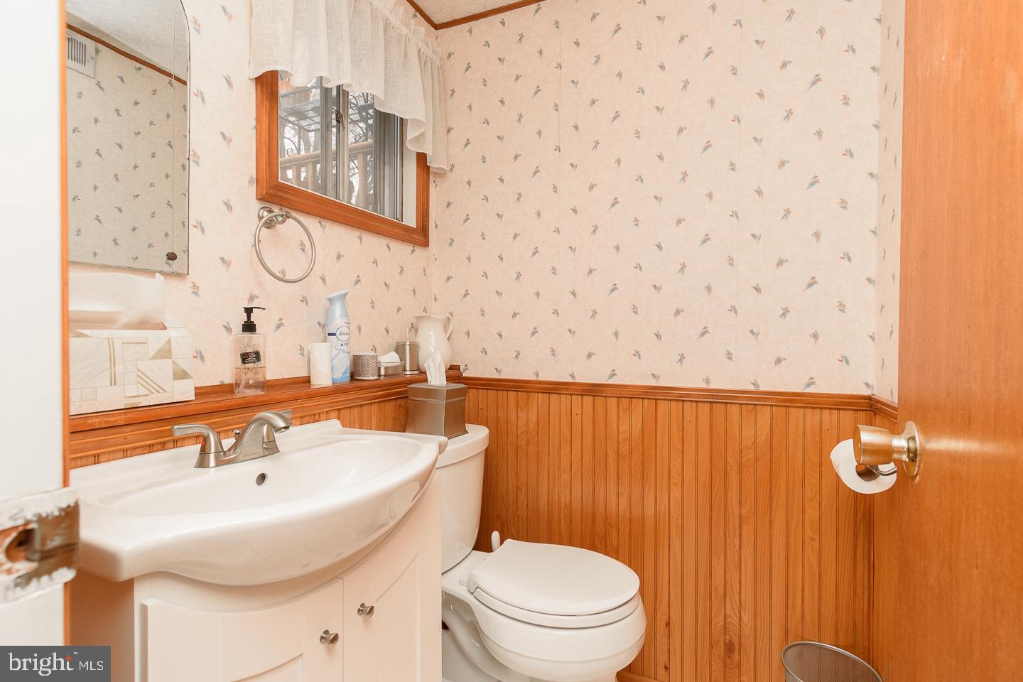251 Crestview Road Hatboro, PA 19040 - Photo 17 of 36 Gallery Image 17