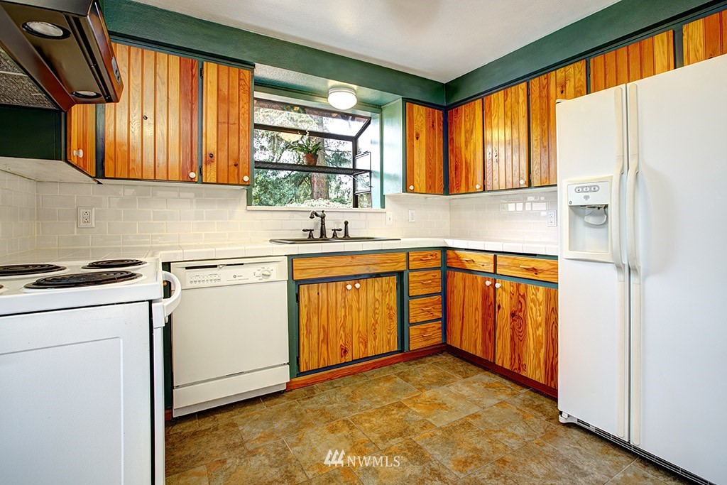 716 232nd Street Southeast Bothell, WA 98021 - Photo 7 of 25